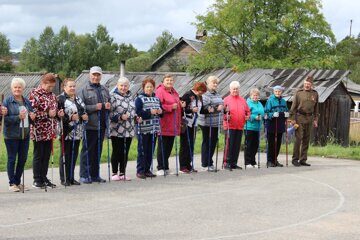 Приняли участие в  флеш -мобе по скандинавской ходьбе