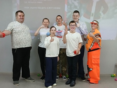 Новогодняя интерактивная стена